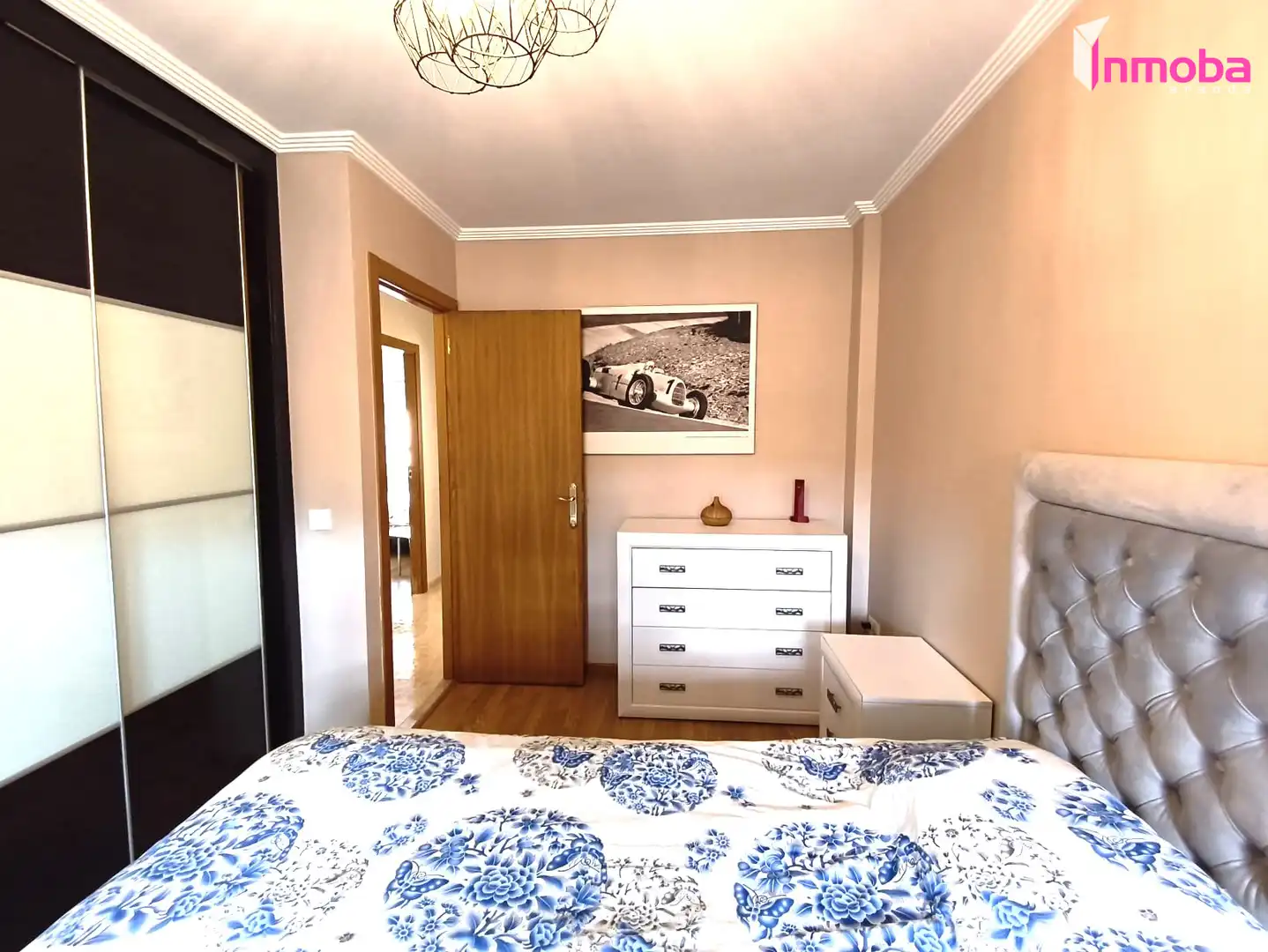 Habitación de Casa adosada en venta en Aranda de Duero con Calefacción y Jardín privado
