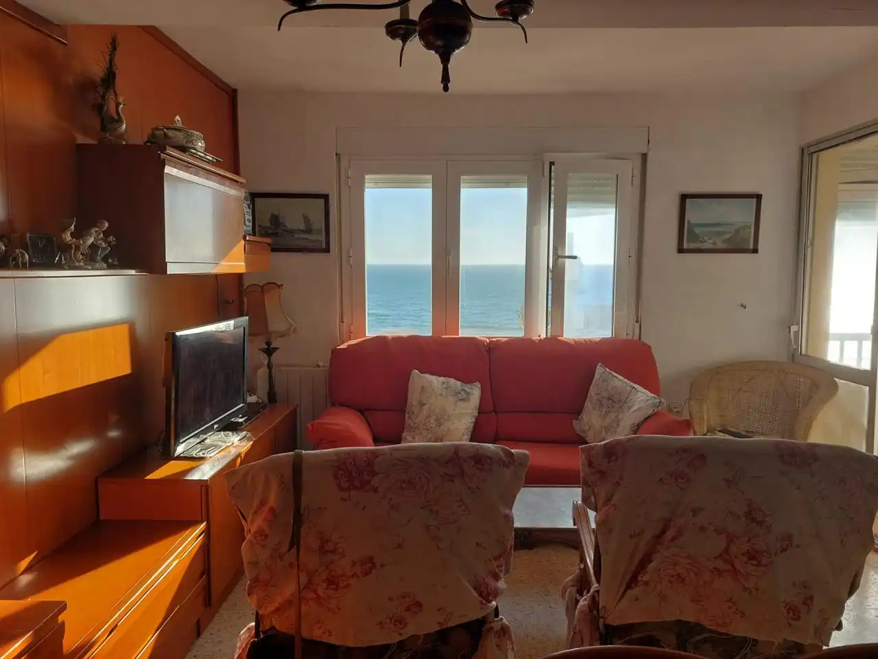Sala de estar de Piso de alquiler en Cádiz con Balcón