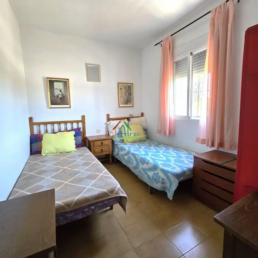 Habitación de Casa adosada en venta en Almonte con Aire acondicionado, Calefacción y Terraza