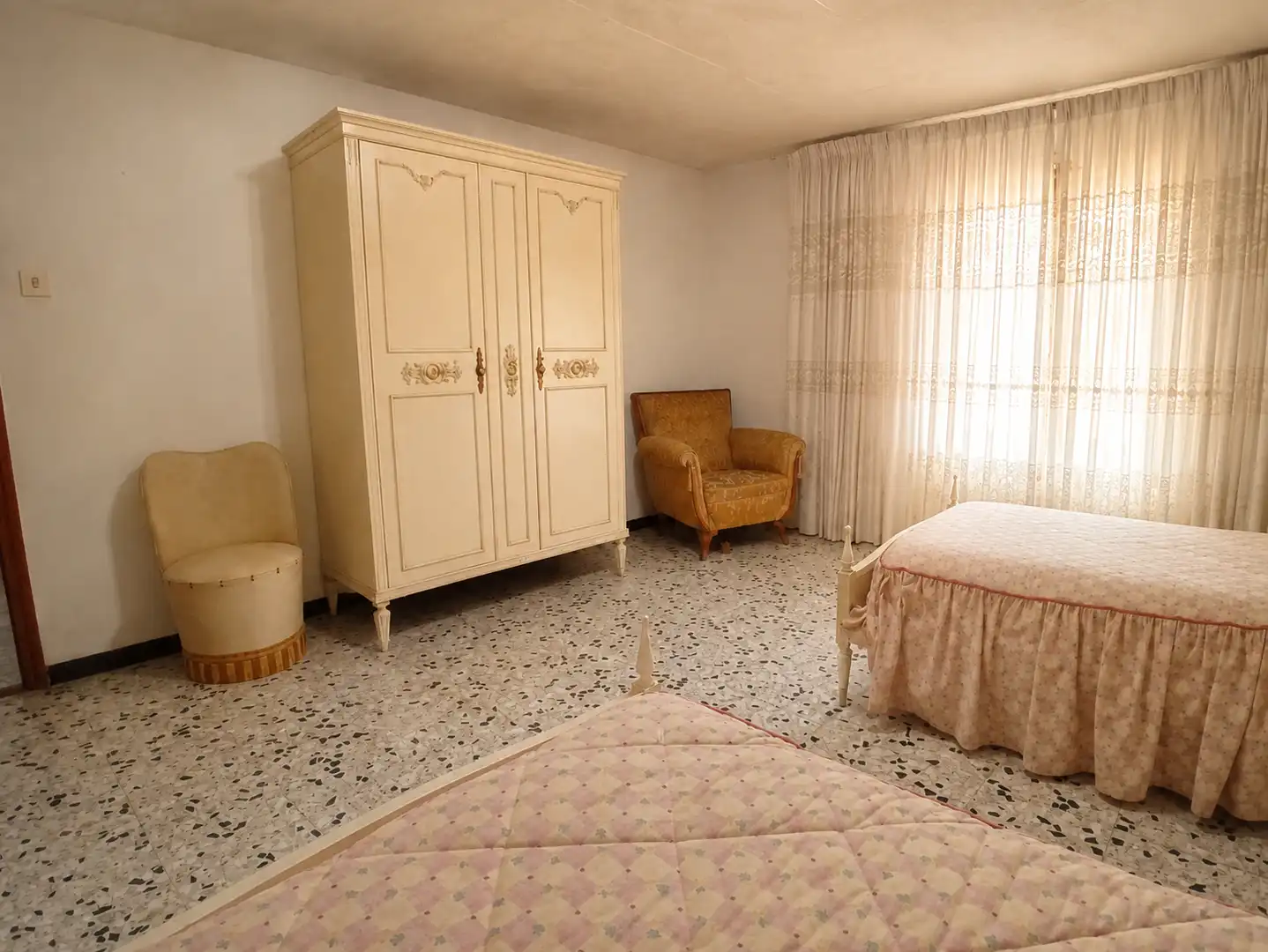 Dormitori de Finca rústica en venda en Calatorao amb Jardí privat, Terrassa i Moblat