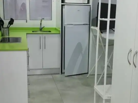 Cuina de Estudi de lloguer en Alicante / Alacant amb Aire condicionat, Moblat i Forn