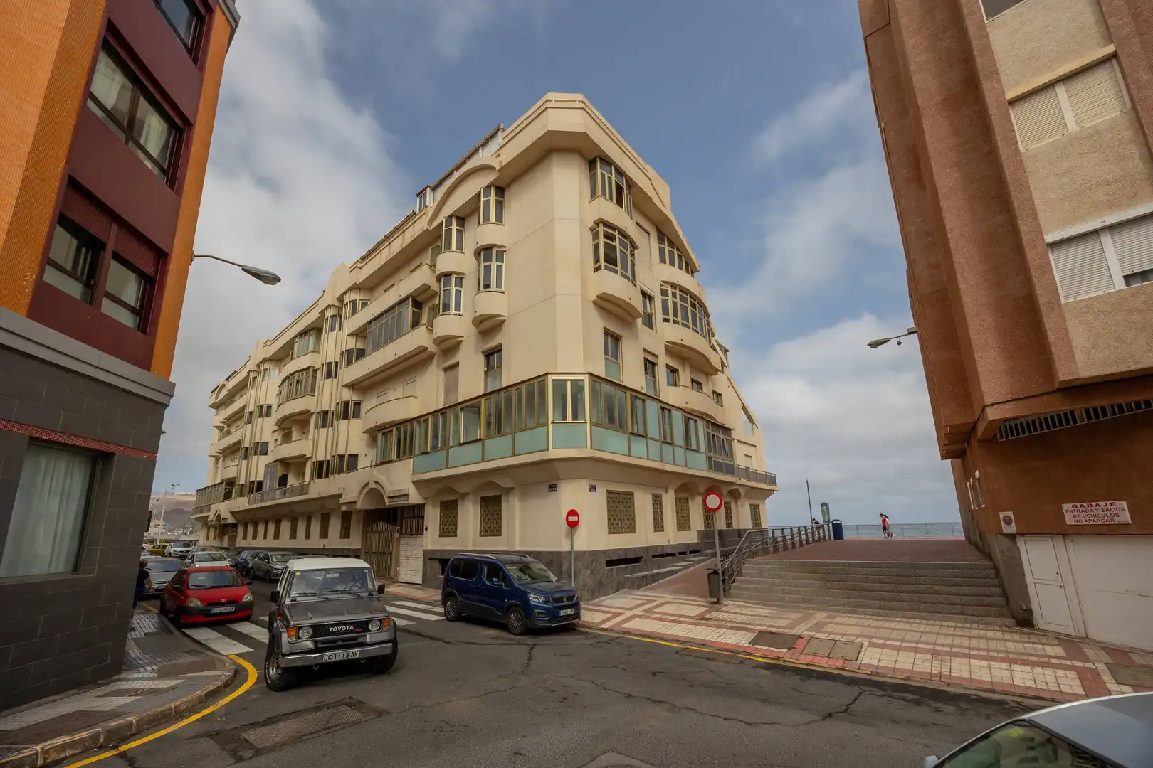 Vista exterior de Apartament en venda en Las Palmas de Gran Canaria amb Traster, Moblat i Alarma