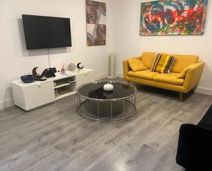 Living room of Flat to rent in  Madrid Capital  with Air Conditioner, Heating and Balcony