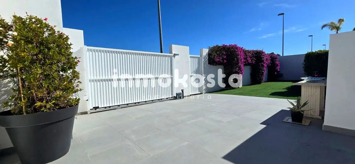 Casa o xalet en venda en Polop amb Aire condicionat, Calefacció i Jardí privat