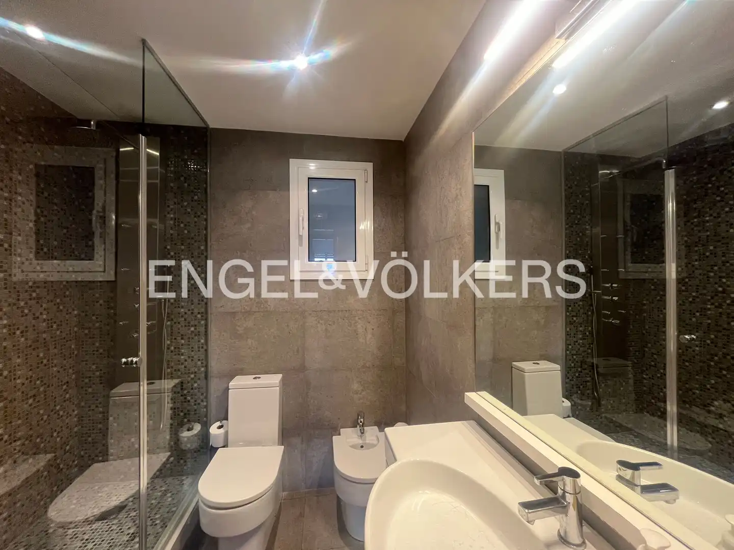 Bathroom of Flat for sale in Barcelona  with Air Conditioner, Heating and Parquet flooring