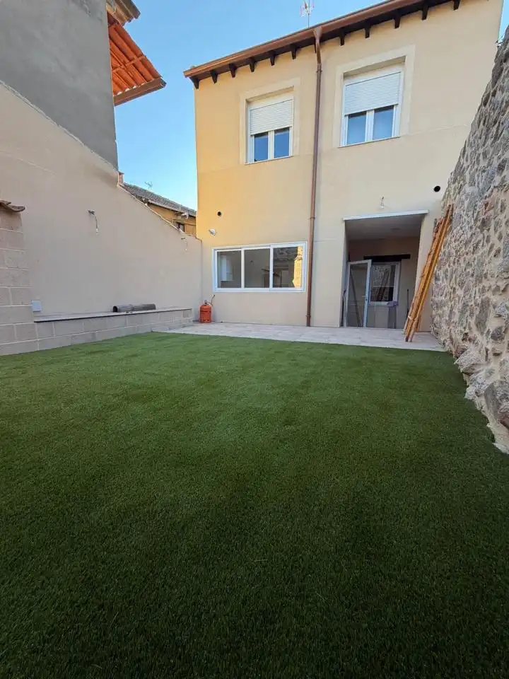 Terraza de Planta baja de alquiler en Segovia con Calefacción, Terraza y Amueblado