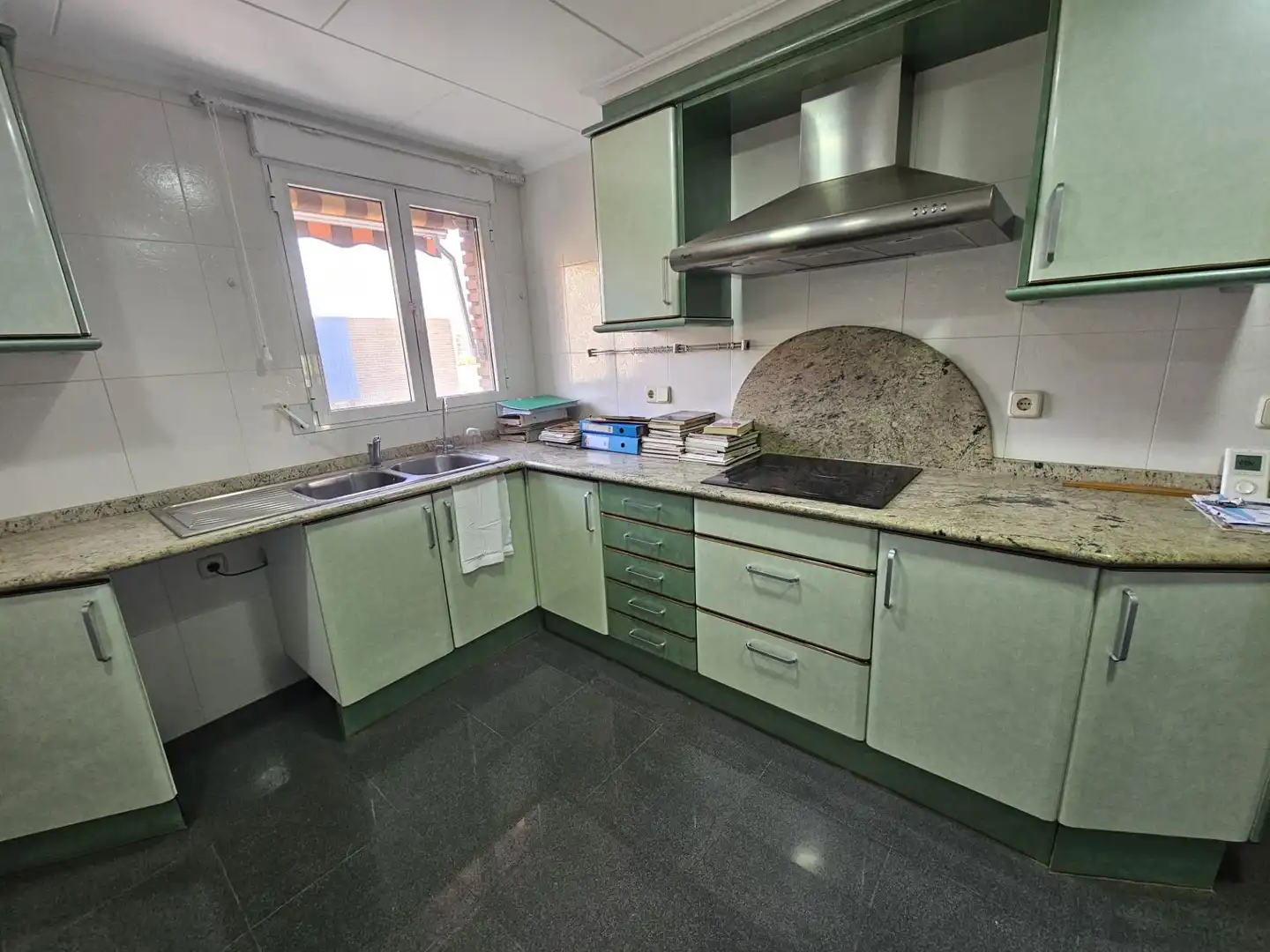 Kitchen of Flat for sale in Valencia  with Furnished and Balcony