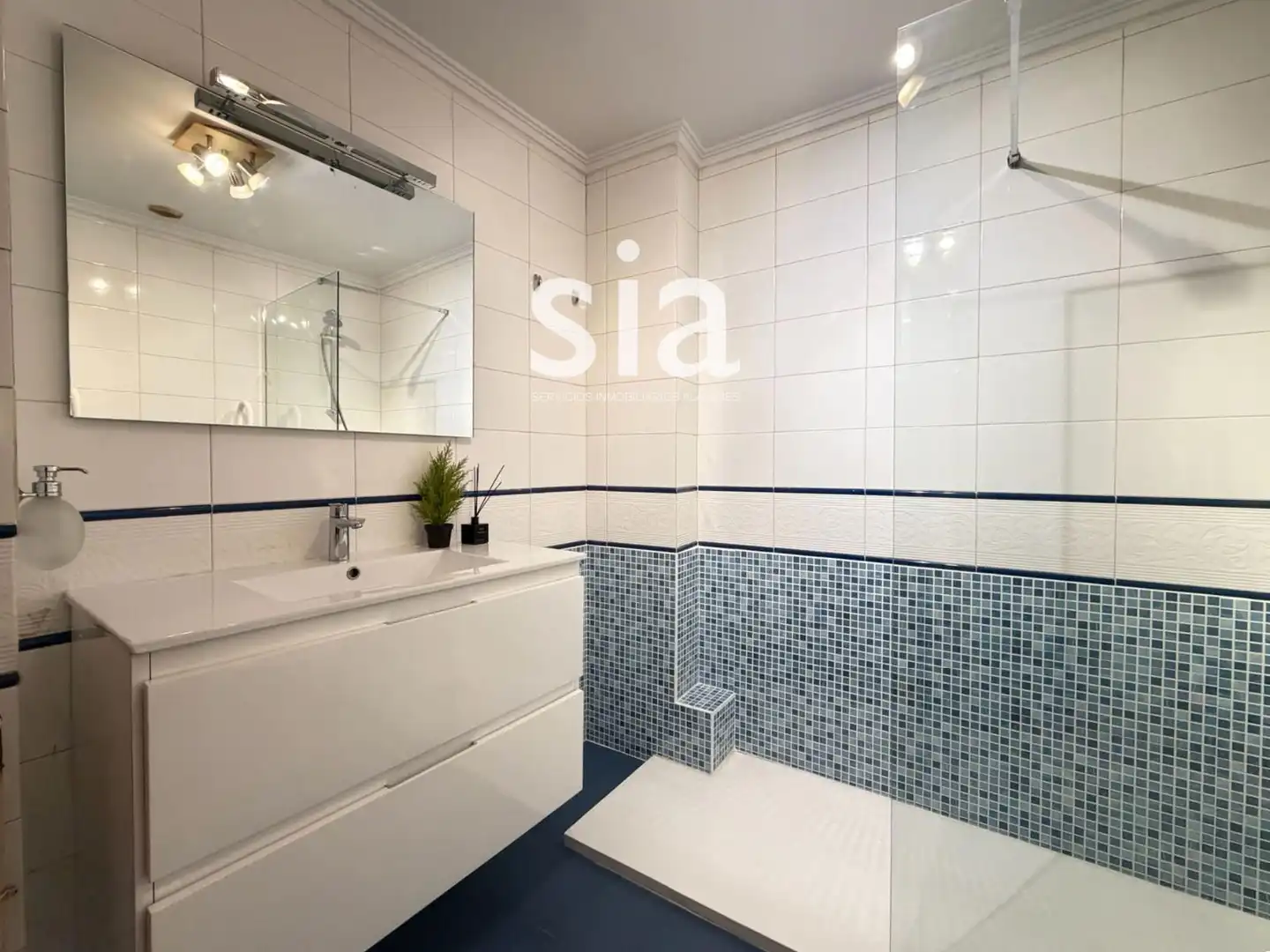 Badezimmer von Wohnung zum Verkauf in Vitoria - Gasteiz mit Heizung