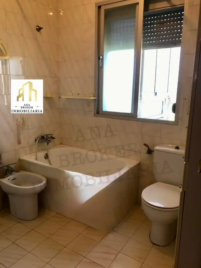 Baño de Apartamento en venta en Cortes de la Frontera con Amueblado