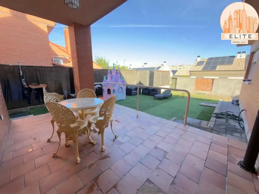 Casa pareada con jardín en venta en  Urbanizaciones, imagen 6
