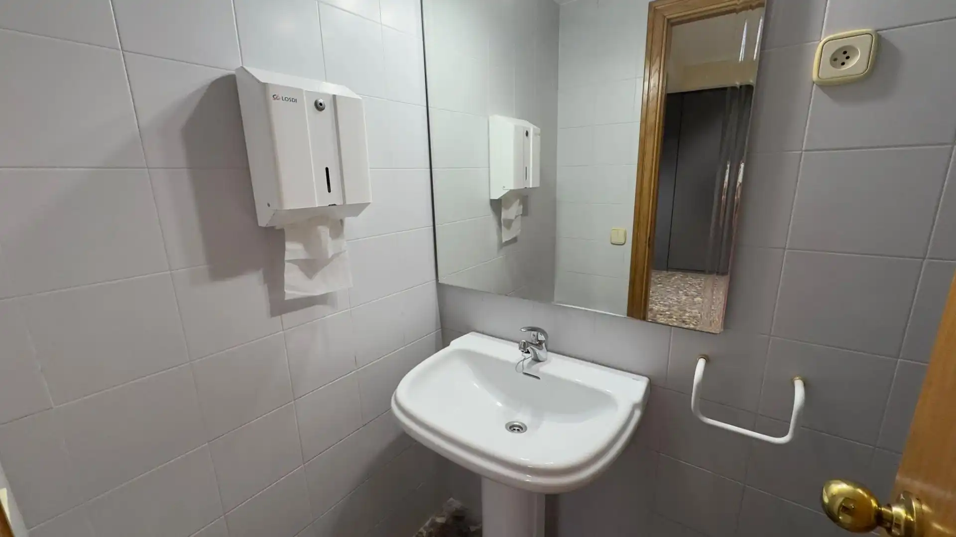 Bany de Oficina de lloguer en Valencia amb Aire condicionat
