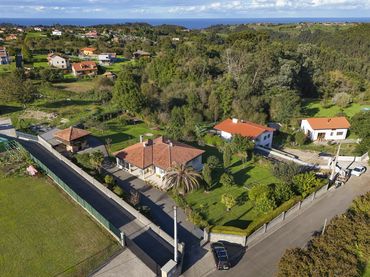 Casa amb jardí en venda a Gijón - CM FELECHALES CABUEÑES 81