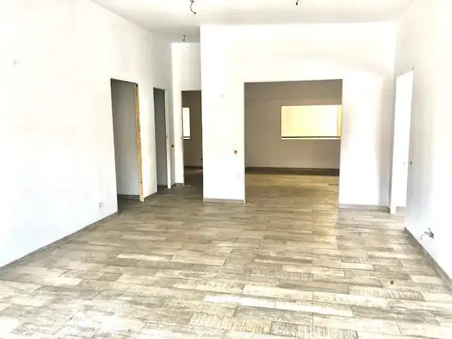 Fabrikhallen zur Miete in Marbella