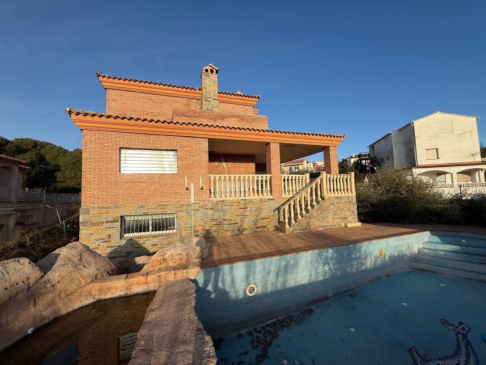 Exterior view of House or chalet for sale in El Vendrell  with Private garden, Terrace and Swimming Pool