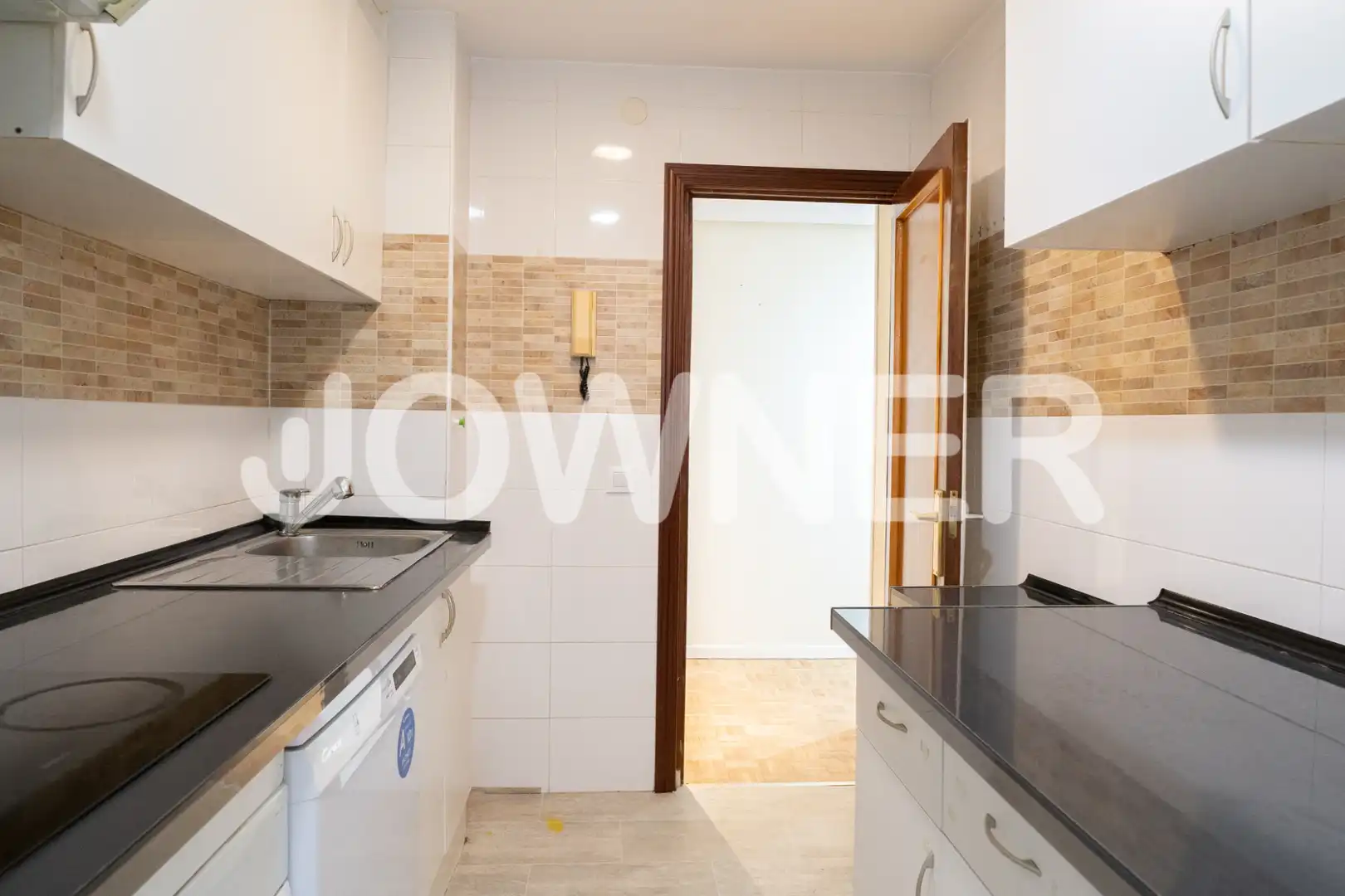Kitchen of Flat for rent in Madrid  with Heating, Oven and Washing machine