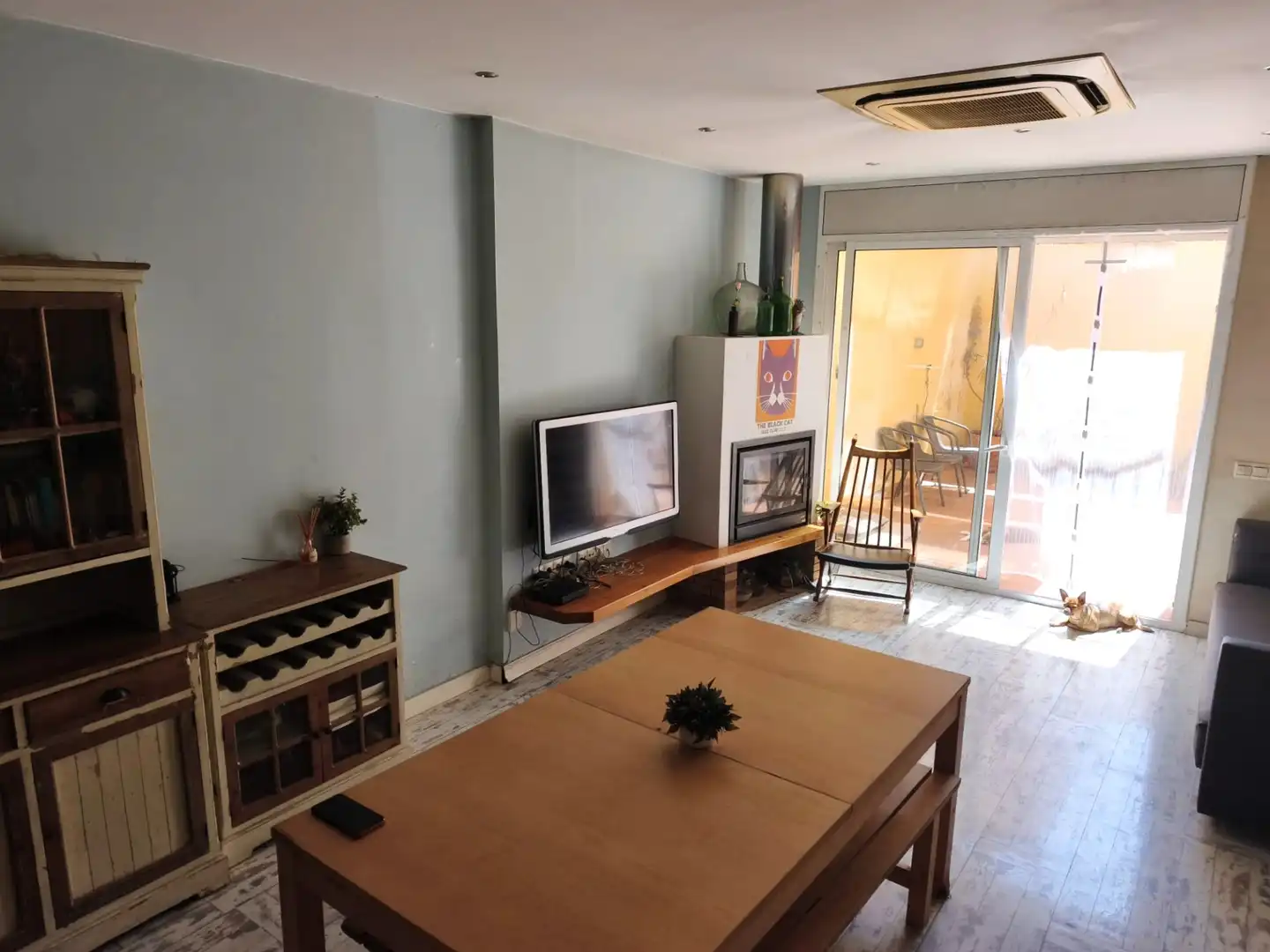 Sala d'estar de Casa o xalet en venda en Vilanova i la Geltrú amb Aire condicionat, Terrassa i Balcó