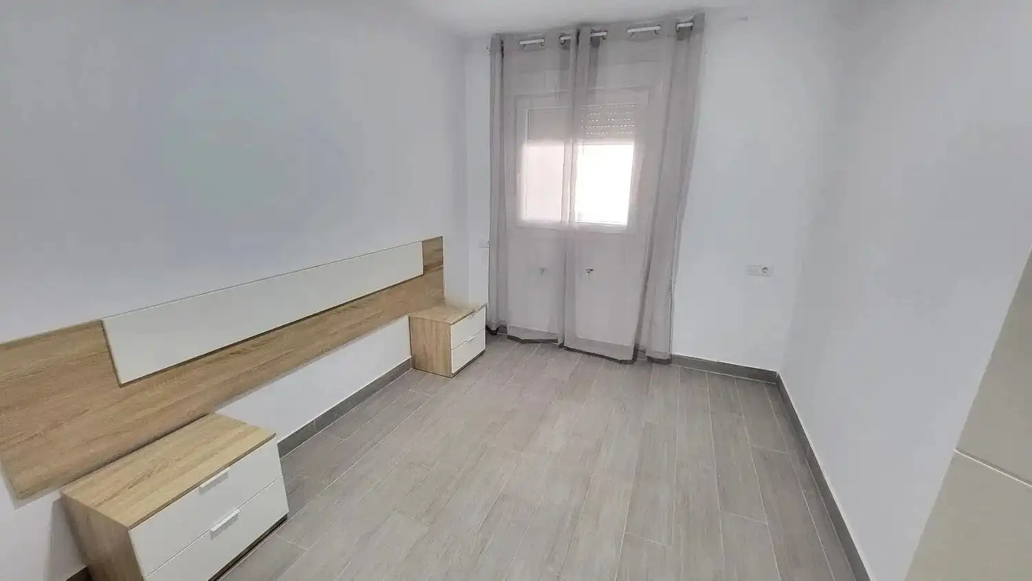 Habitación de Apartamento en venta en Rincón de la Victoria con Aire acondicionado, Trastero y Amueblado