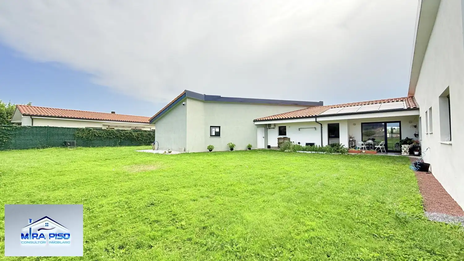 Vista exterior de Casa o chalet en venta en Las Rozas de Valdearroyo  con Calefacción, Terraza y Trastero