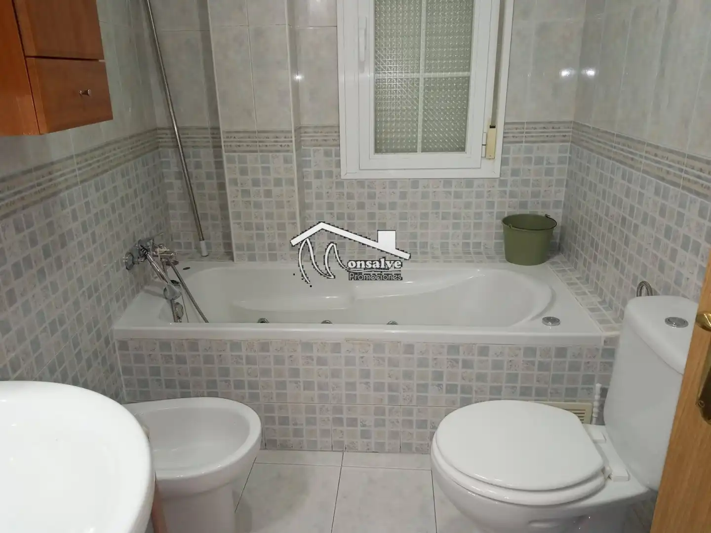 Baño de Piso en venta en Yeles con Aire acondicionado, Calefacción y Amueblado