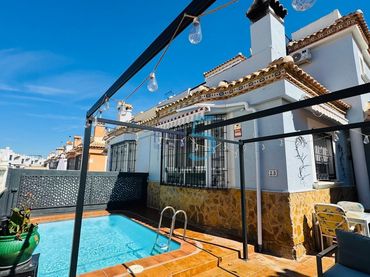 Adossat amb balcó en venda a Orihuela Costa