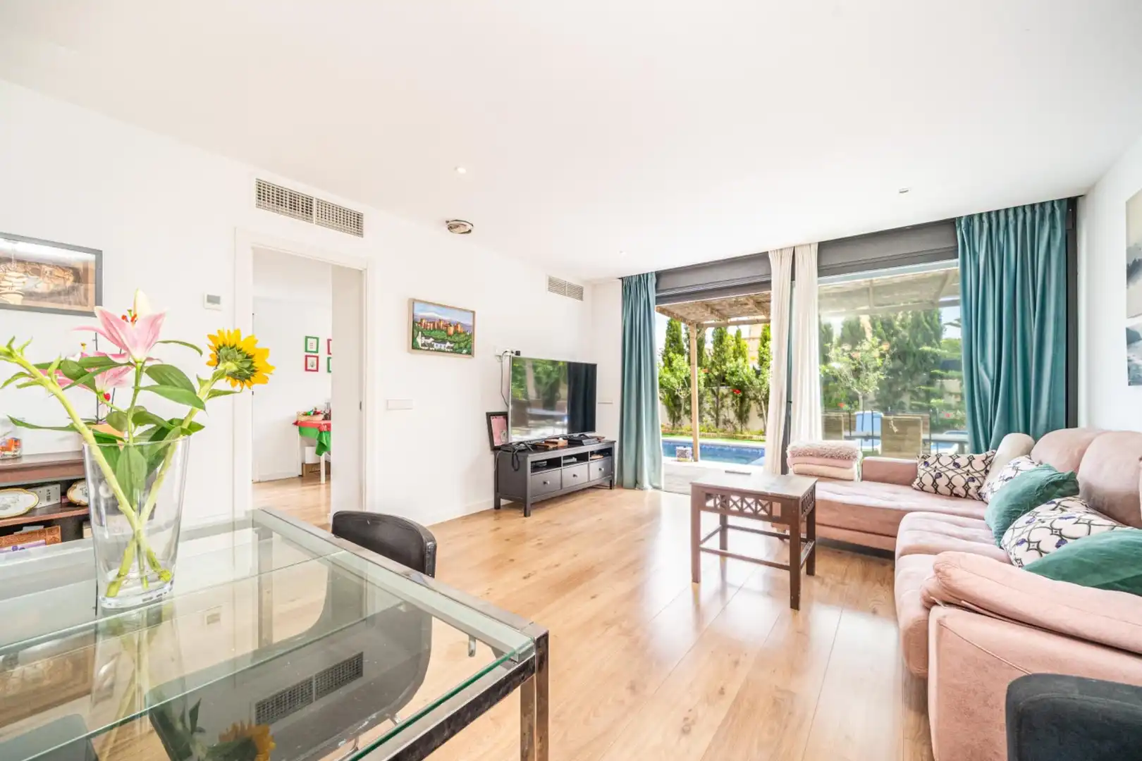 Sala d'estar de Casa o xalet en venda en Calvià amb Aire condicionat, Calefacció i Jardí privat