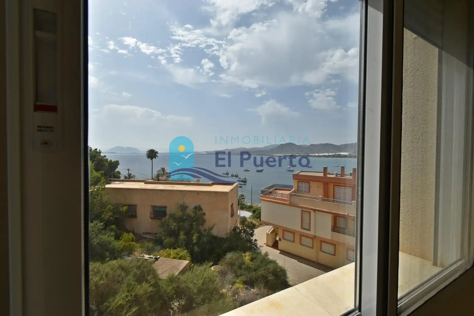 Vista exterior de Dúplex en venda en Cartagena amb Terrassa, Moblat i Balcó