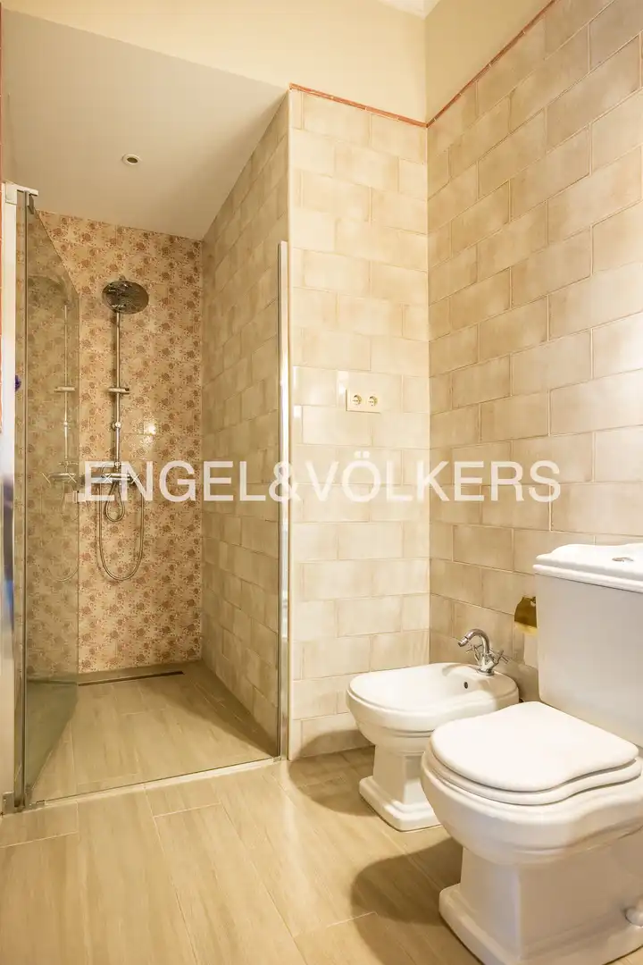 Baño de Finca rústica en venta en Lora del Río con Aire acondicionado, Calefacción y Jardín privado