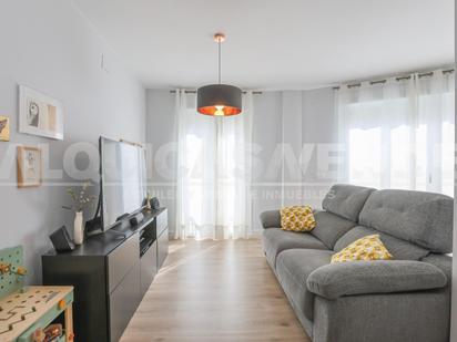 Sala d'estar de Pis en venda en  Sevilla Capital amb Aire condicionat, Calefacció i Terrassa