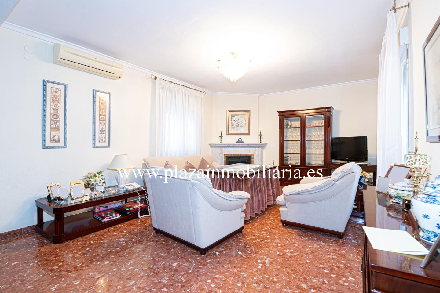 Sala d'estar de Casa o xalet en venda en Lucena amb Aire condicionat, Traster i Moblat