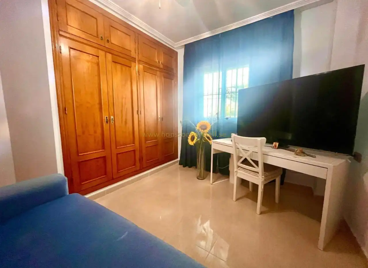 Bedroom of Apartments for sale in Orihuela