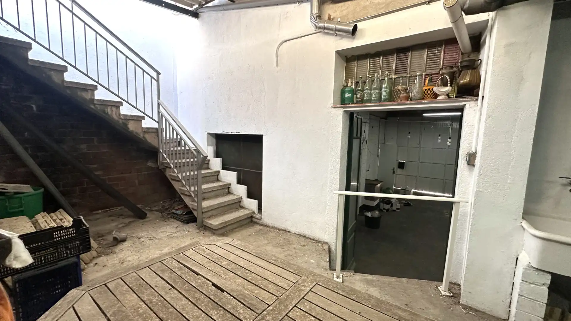 Einfamilien-Reihenhaus zum Verkauf in Sant Joan Les Fonts mit Heizung, Terrasse und Ofen