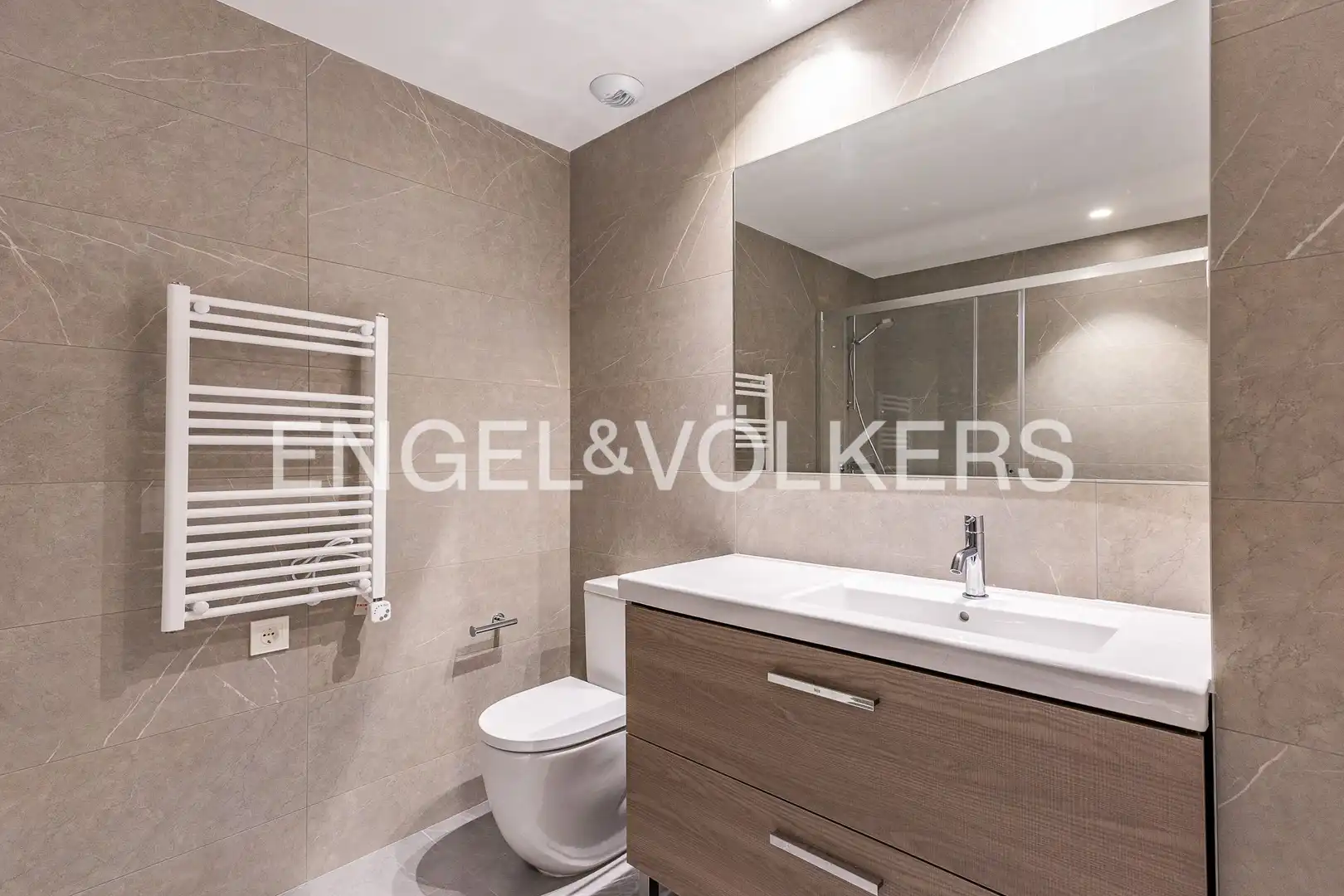 Baño de Planta baja de alquiler en Sabadell con Aire acondicionado, Calefacción y Terraza