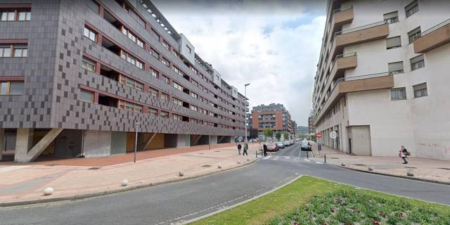 Local comercial en Alquiler en Escuela Artes y Oficios Kalea en Lasesarre