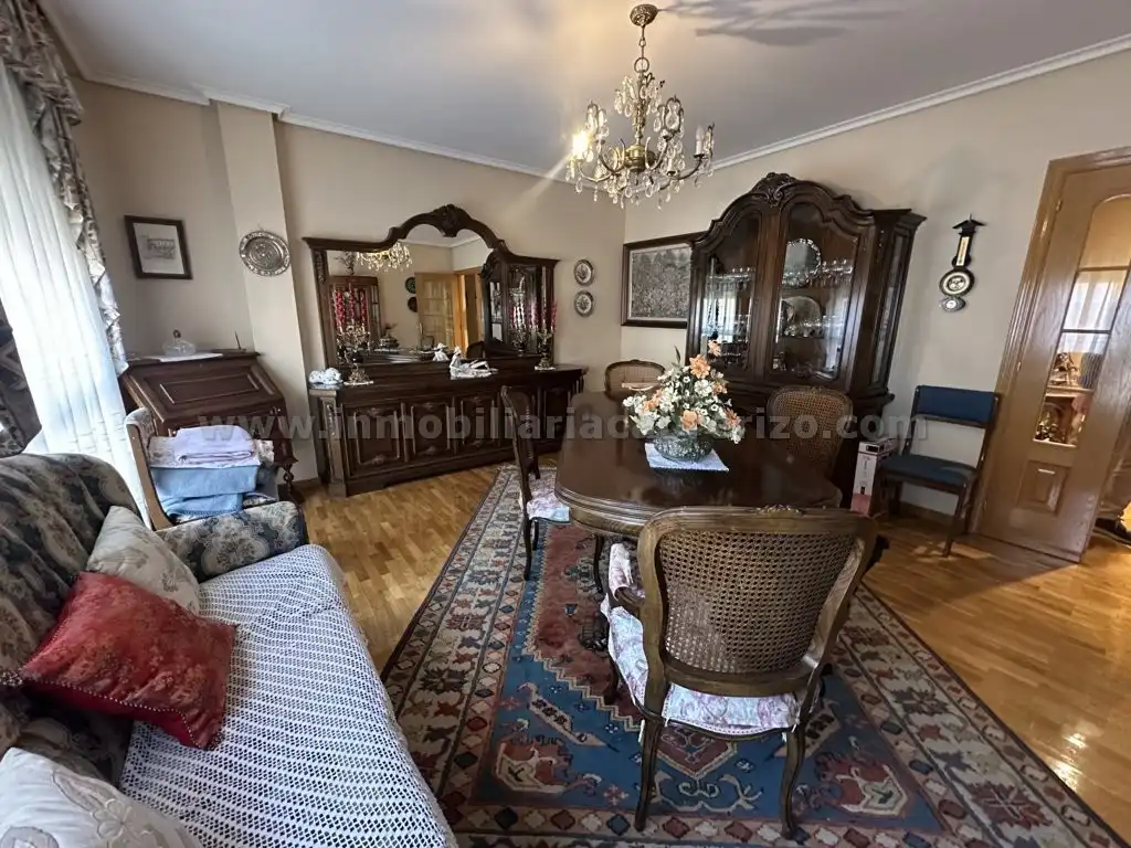 Sala de estar de Piso en venta en  Logroño con Calefacción, Parquet y Terraza