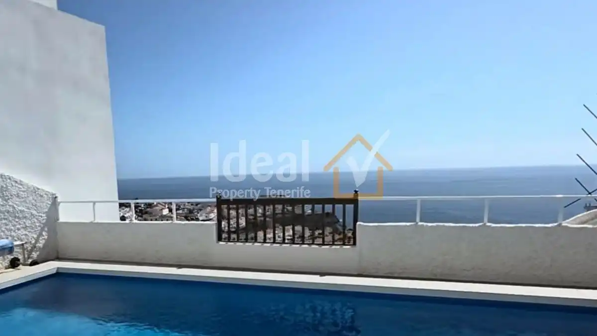 Piscina de Casa adosada en venta en Santiago del Teide con Terraza, Amueblado y Piscina comunitaria