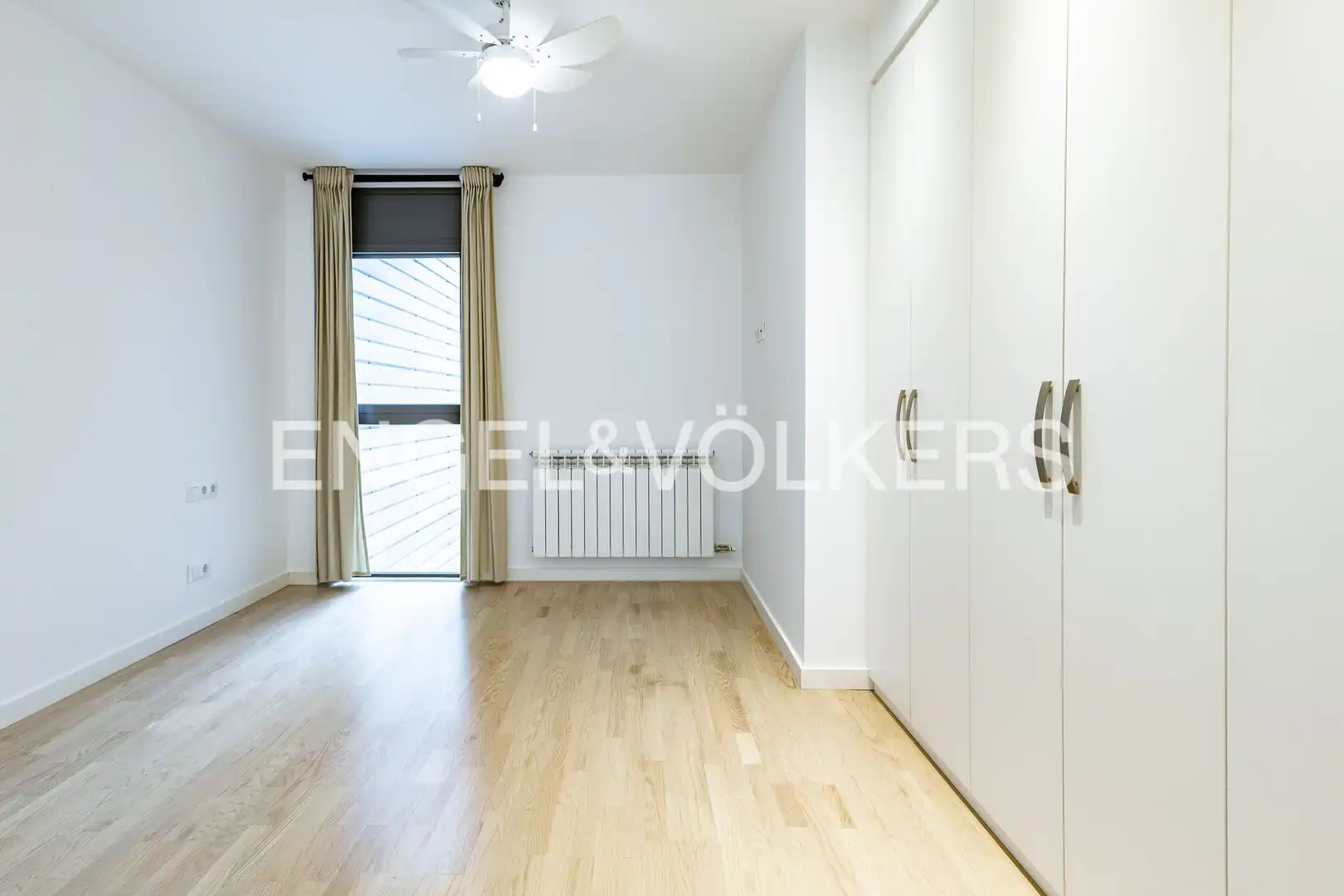 Habitación de Piso en venta en Barcelona con Calefacción