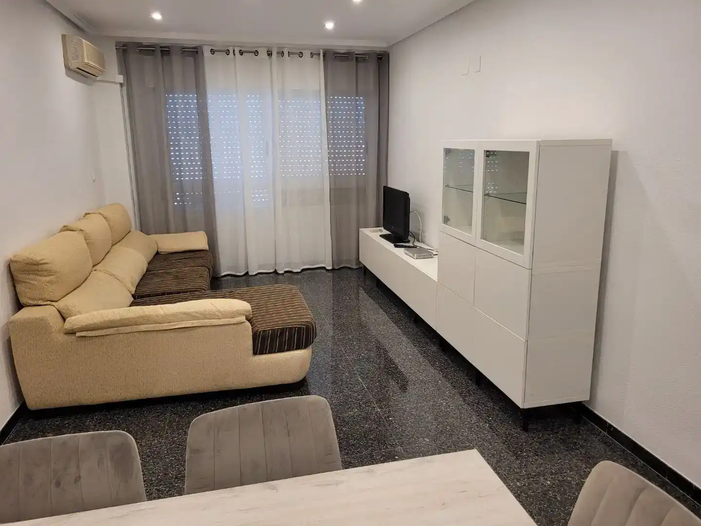 Living room of Flat for rent in Aspe  with Air Conditioner and Balcony