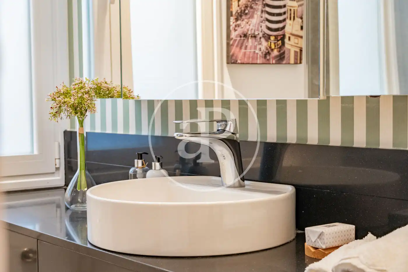Bathroom of Flat for sale in Madrid  with Air Conditioner, Heating and Balcony