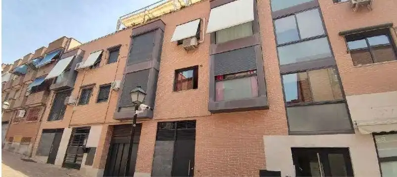 Vista exterior de Traster en venda en Leganés