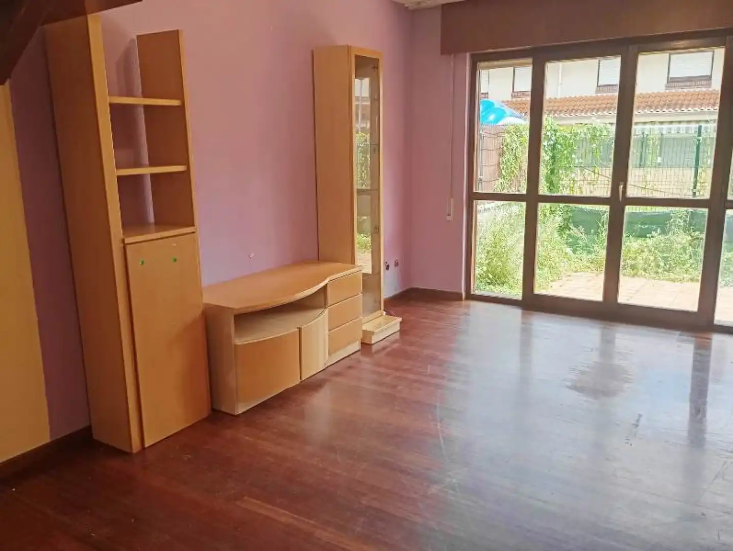Wohnzimmer von Einfamilien-Reihenhaus zum Verkauf in Reocín mit Heizung und Terrasse