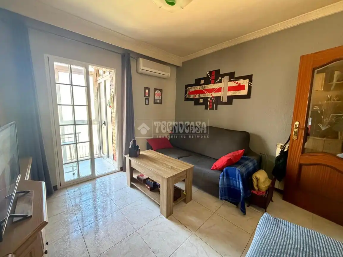 Living room of Flat for sale in Madrid  with Air Conditioner, Heating and Balcony