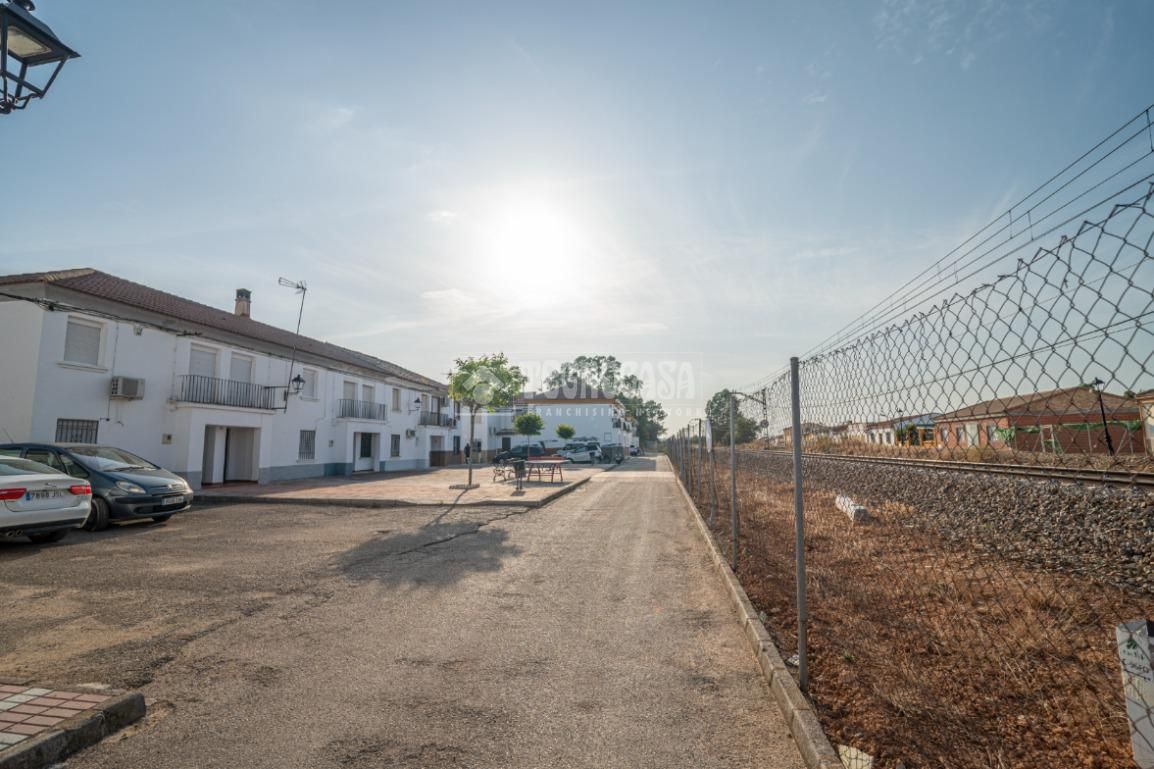 Exterior view of Single-family semi-detached for sale in Mengíbar  with Air Conditioner, Heating and Balcony