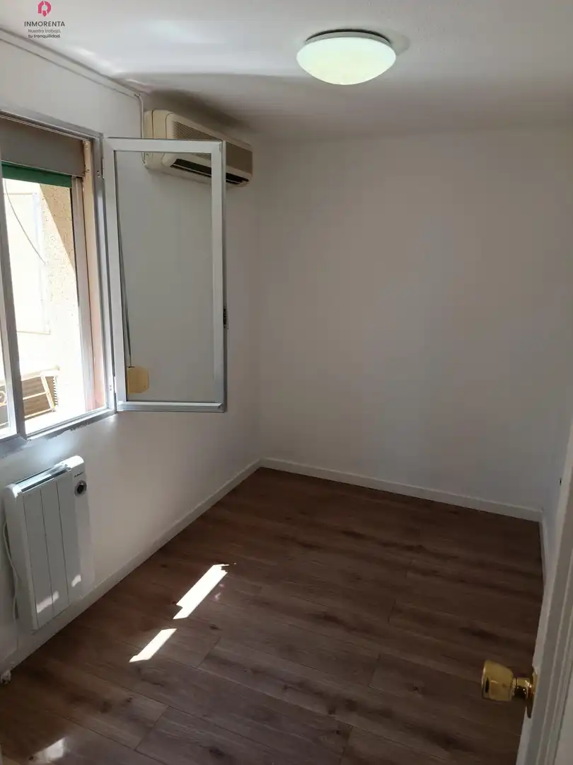 Schlafzimmer von Wohnung zur Miete in Madrid mit Klimaanlage und Heizung