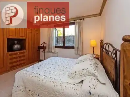 Dormitori de Casa o xalet en venda en La Seu d'Urgell amb Jardí privat, Terrassa i Traster