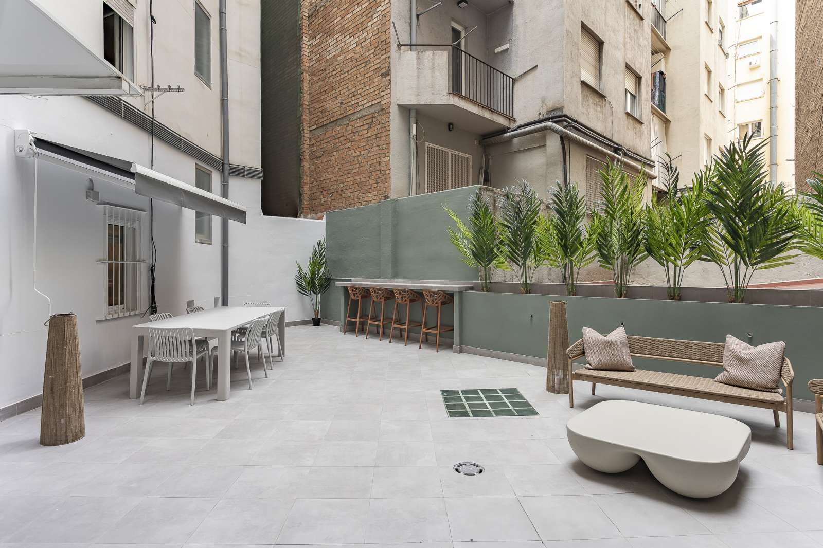 Terrassa de Apartament per a compartir en  Barcelona Capital amb Aire condicionat i Terrassa