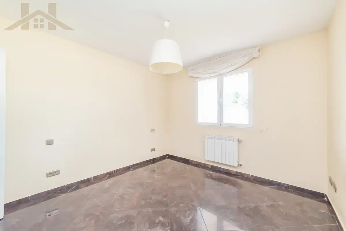 Houses for rent in Calle Cedros, Zona Monte El Pilar