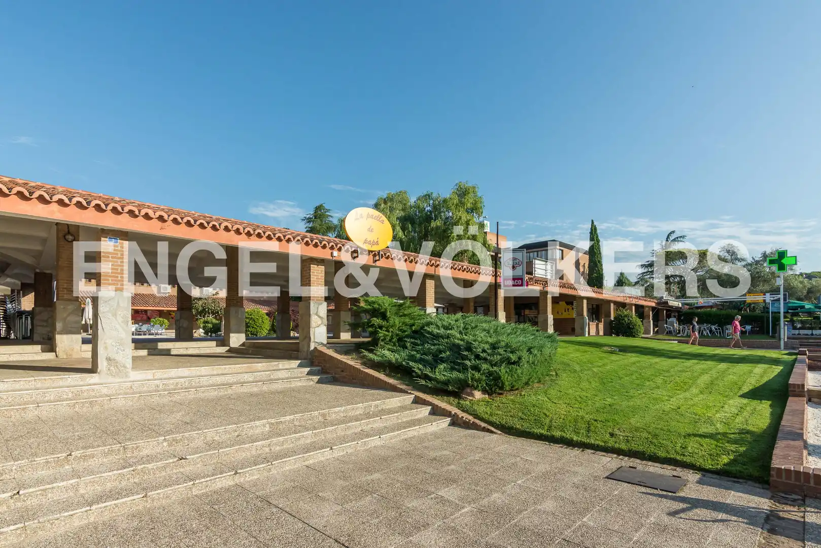 Vista exterior de Casa o chalet de alquiler en Las Rozas de Madrid con Aire acondicionado, Calefacción y Jardín privado