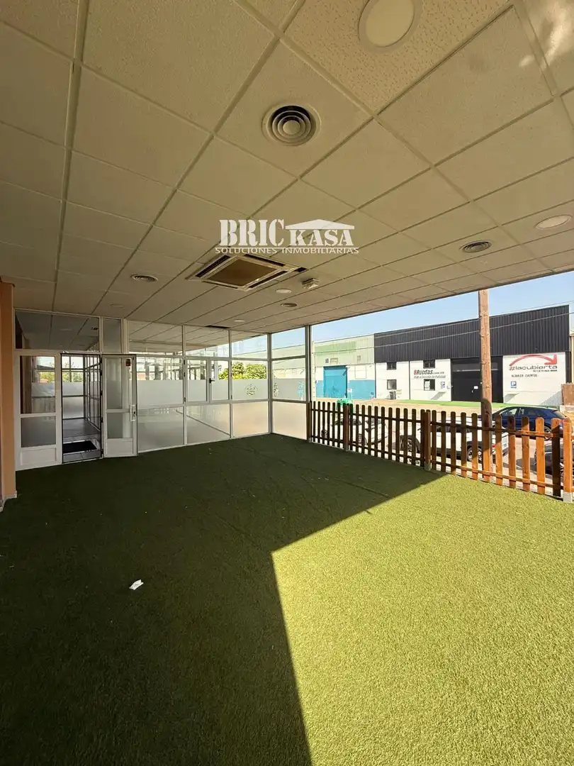 Local comercial en venda a herreros