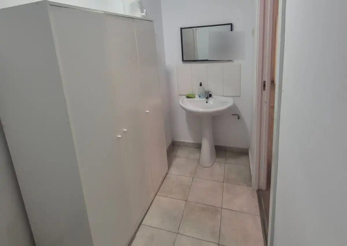 Badezimmer von Geschaftsraum zur Miete in Centro