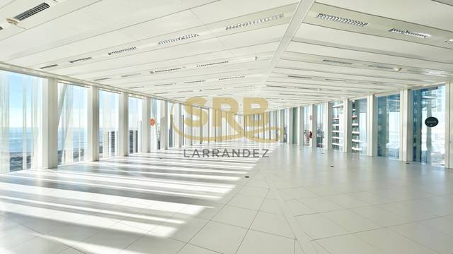 Oficina en Alquiler en Plaça d'Ernest Lluch i Martin en El Besós i el Maresme